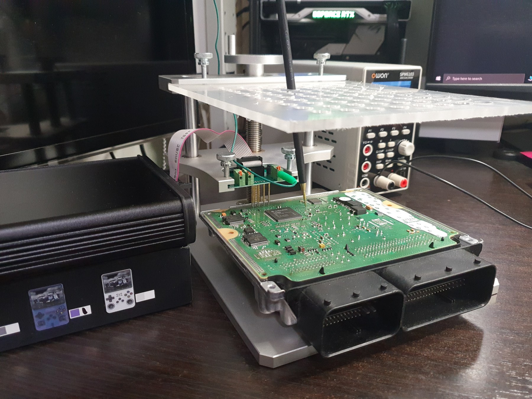 Bosch EDC17CP02 ECU van BMW E90-E93 tijdens bench cloning